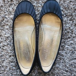 Valentino Garavani black satin great condition size 9.5